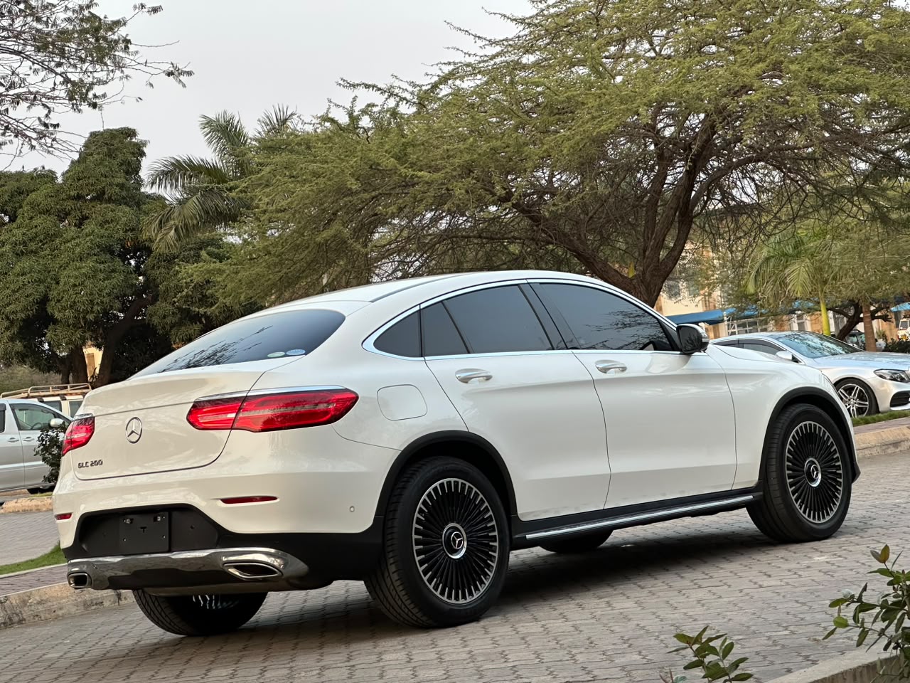 Mercedes Benz thumbnail 7